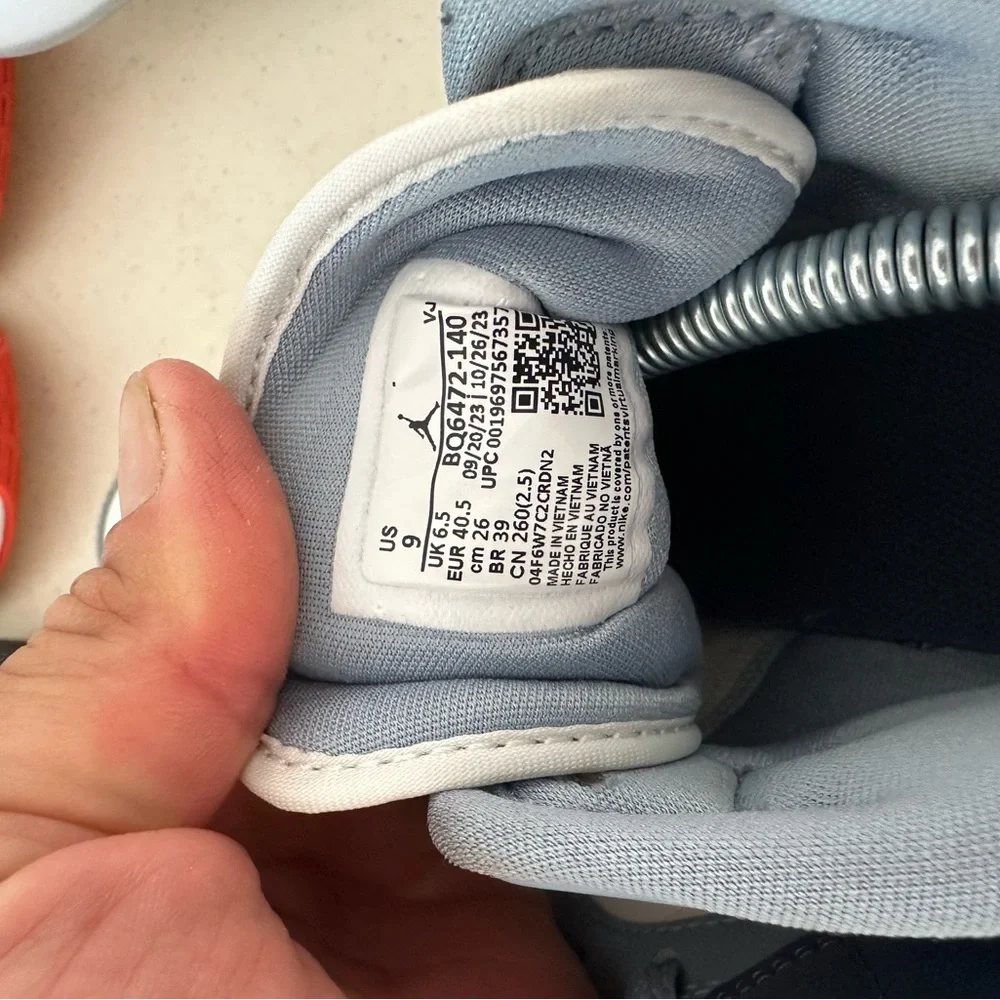 Air Jordan 1 Mid “Wolf Grey/Armory Navy” - Picture 6 of 6